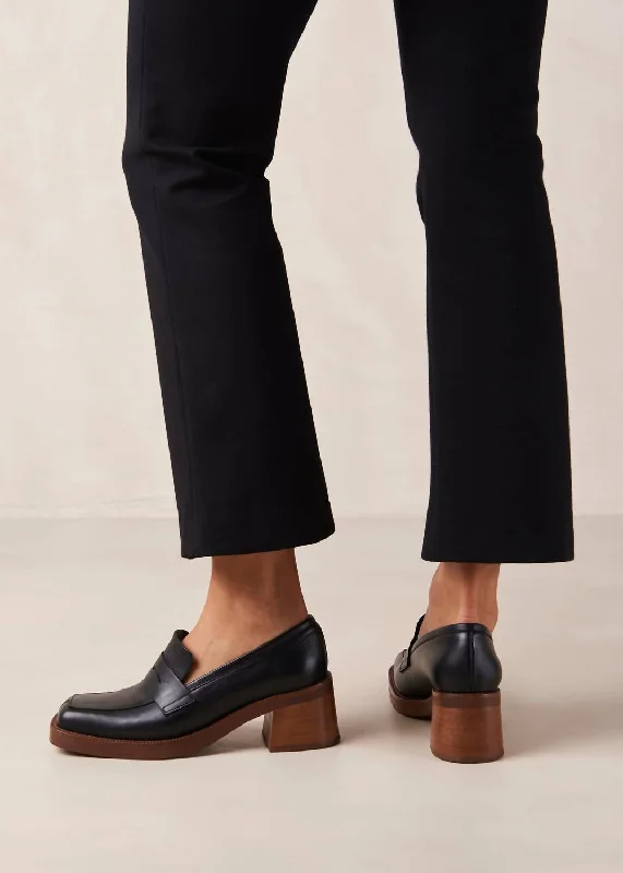 Loafers with trousers-Loafers with perforated leather-Roxanne Loafer In Black